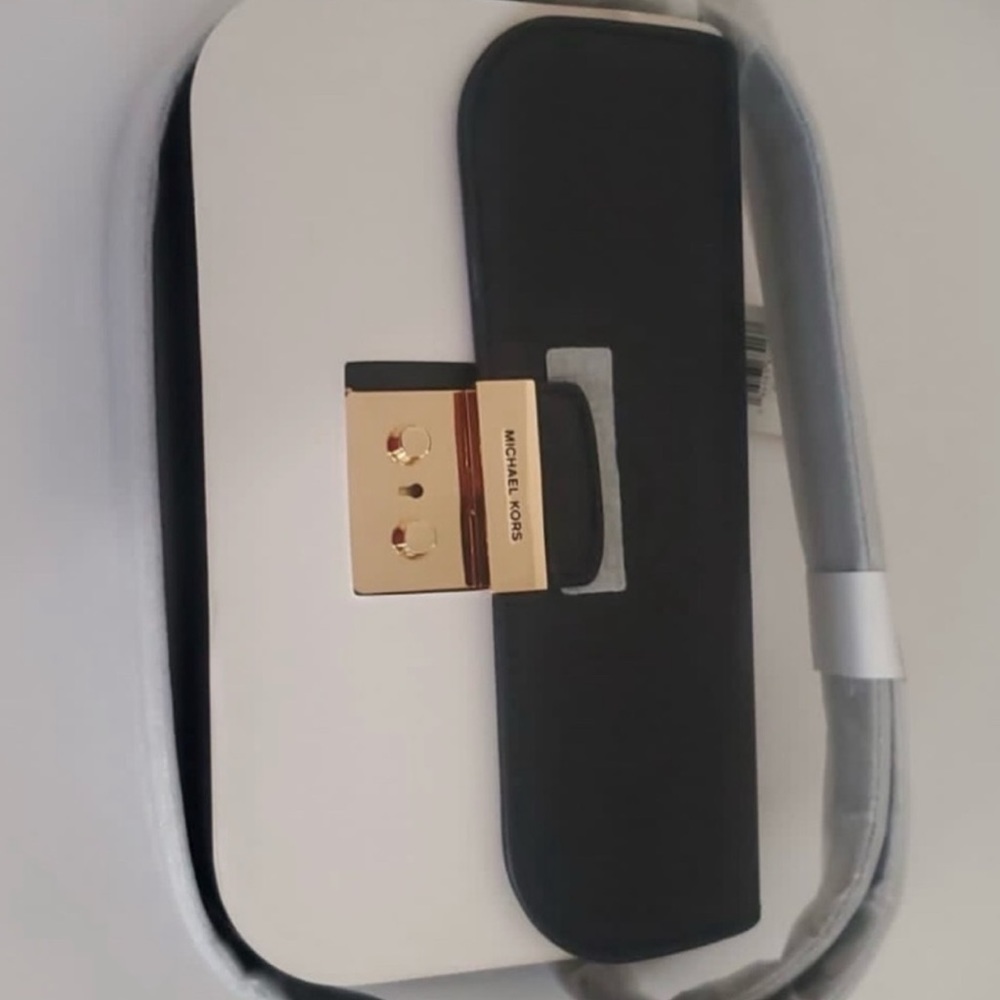 Michael Kors Flap Belt Bag Leather, Color:
Black / White